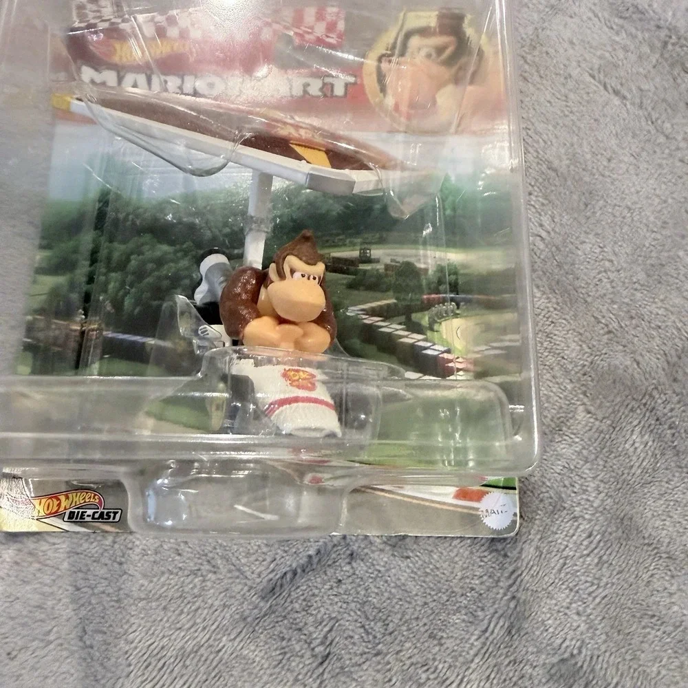 Hot Wheels Mario Kart Donkey Kong B-Dasher Super Glider Diecast Car 1:64 GVD30